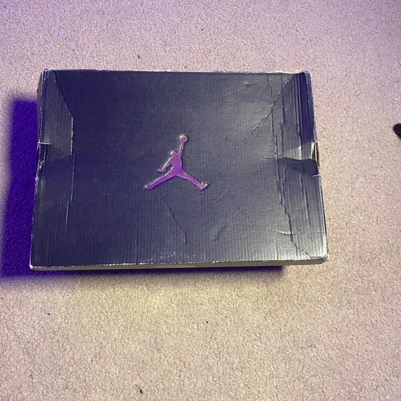 Jordan 11 “Space Jam” 6Y/7.5W - Picture 6 of 11